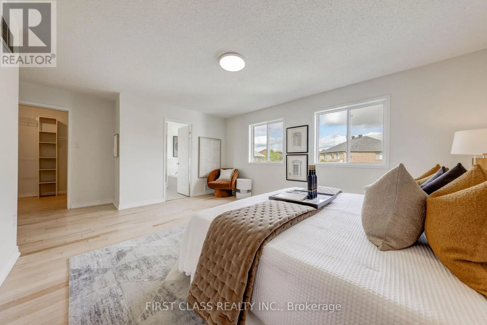 47 LAURAVIEW CRESCENT