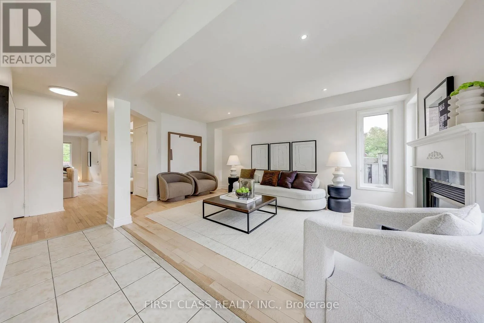 47 LAURAVIEW CRESCENT