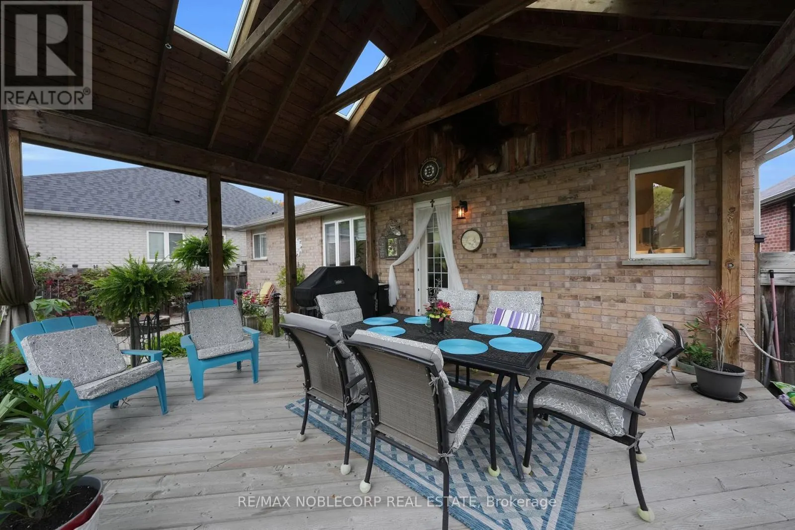 14 WILLARD HUNT COURT