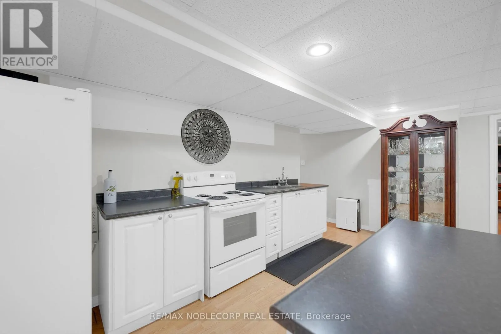 14 WILLARD HUNT COURT