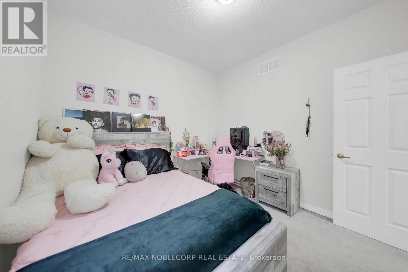 14 WILLARD HUNT COURT