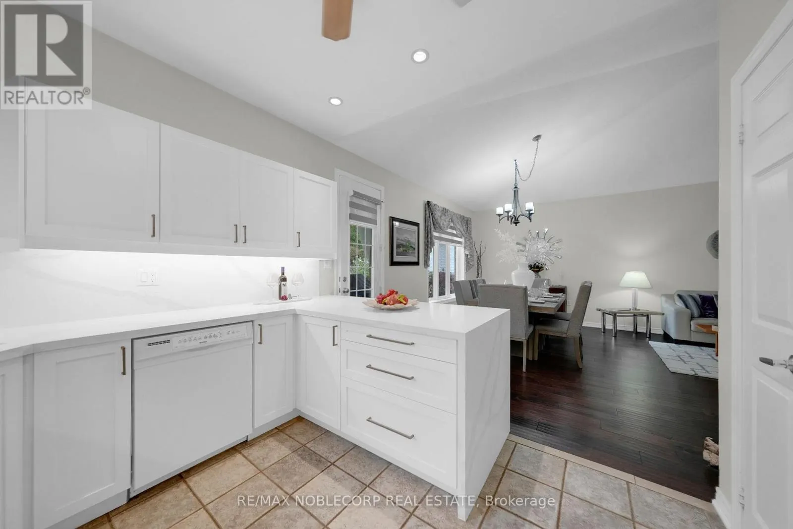 14 WILLARD HUNT COURT