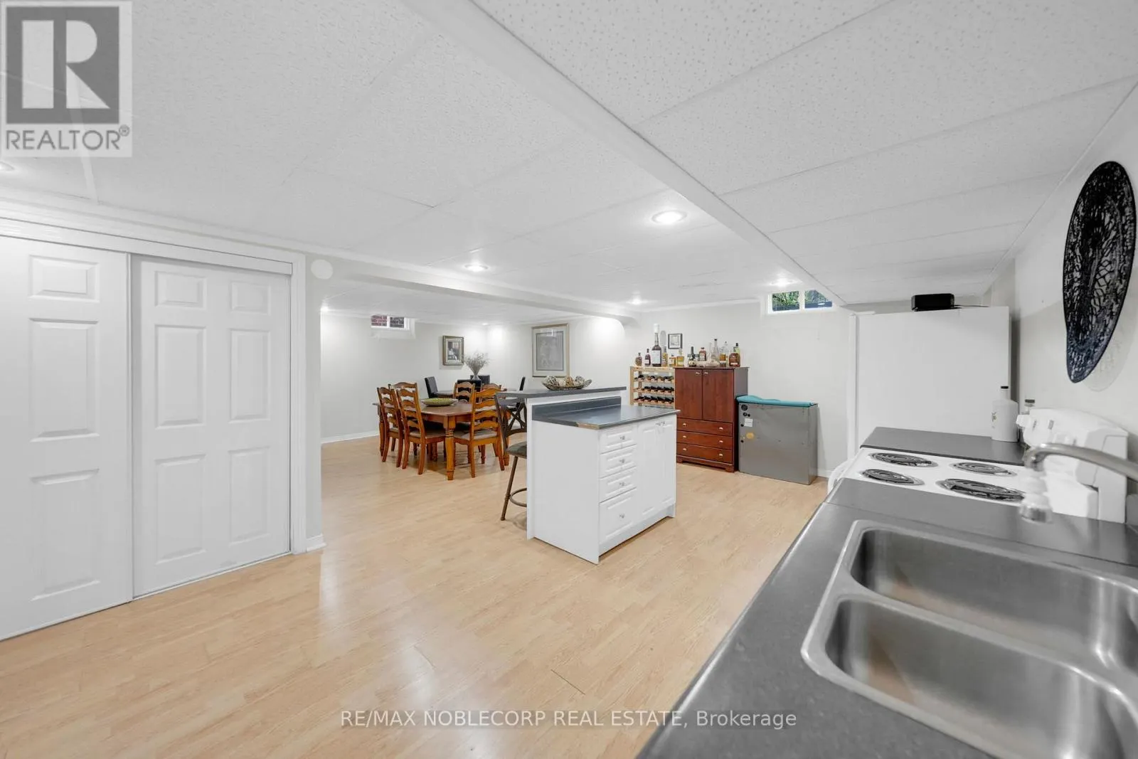 14 WILLARD HUNT COURT