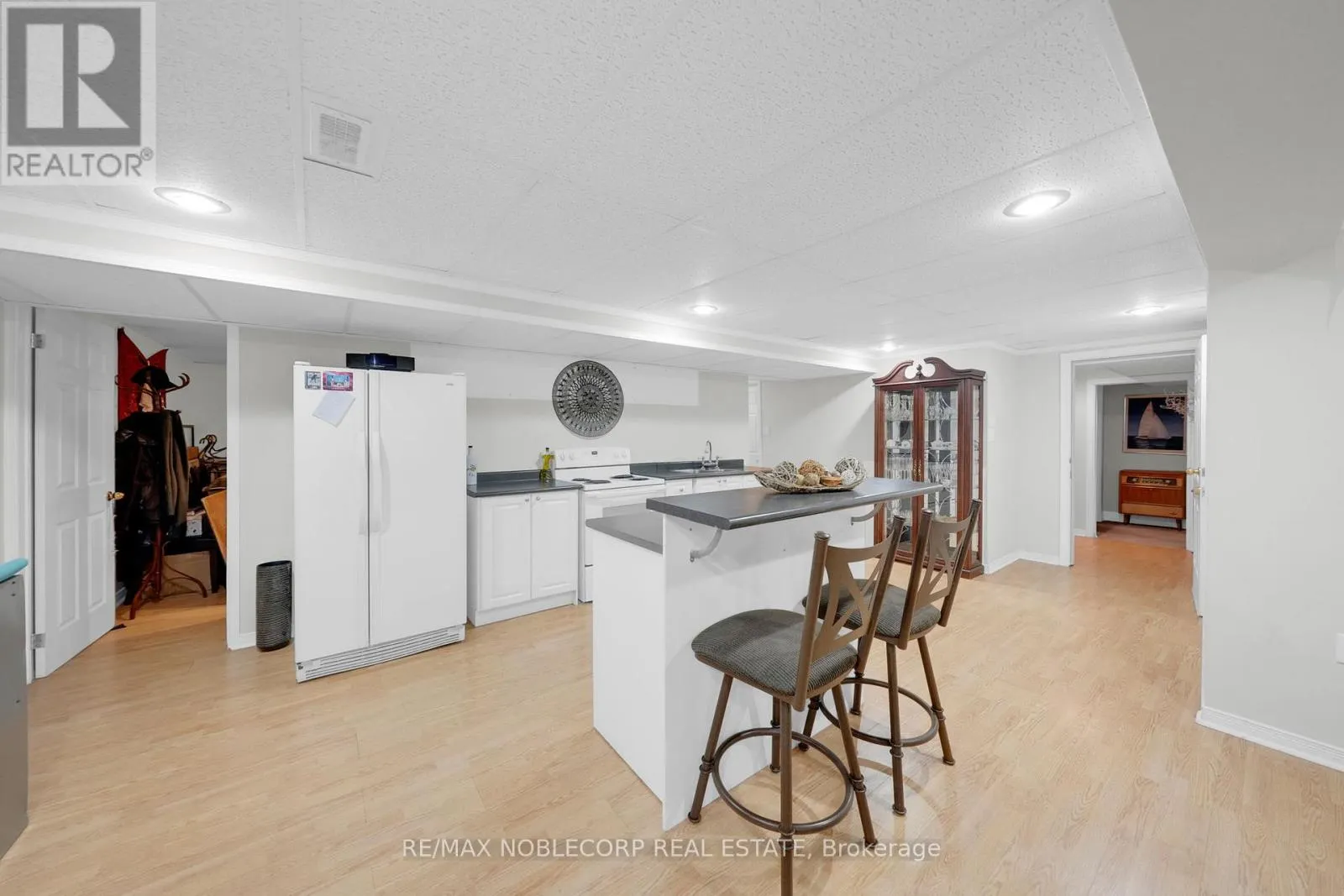 14 WILLARD HUNT COURT