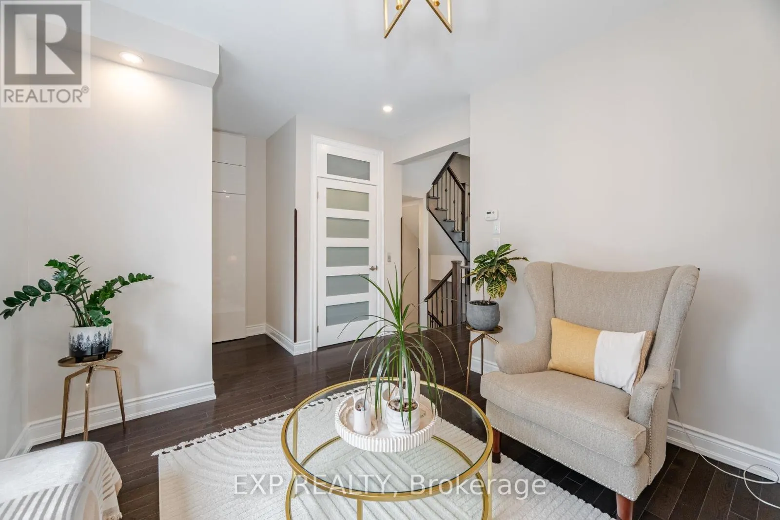 54 INGLESIDE STREET