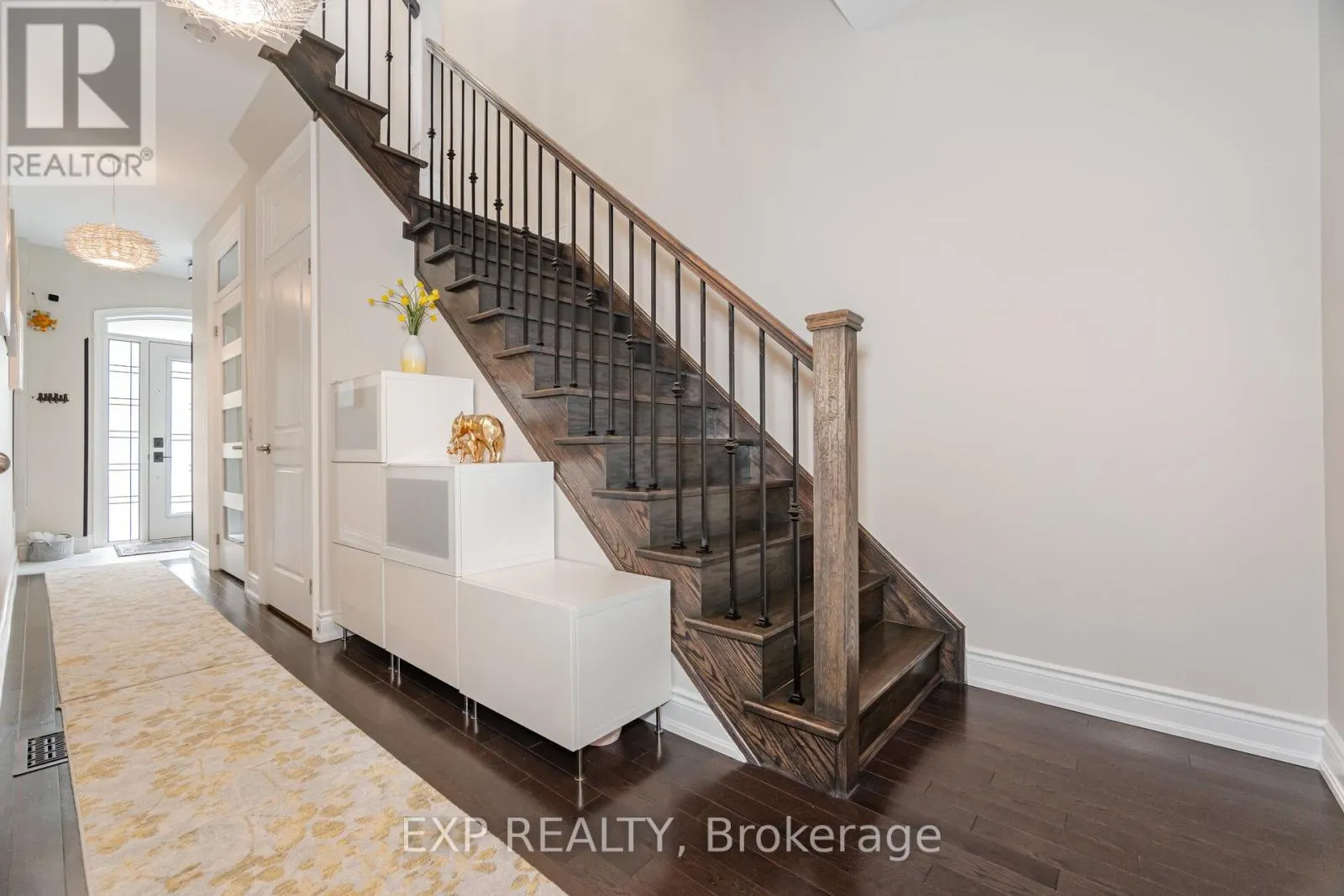 54 INGLESIDE STREET
