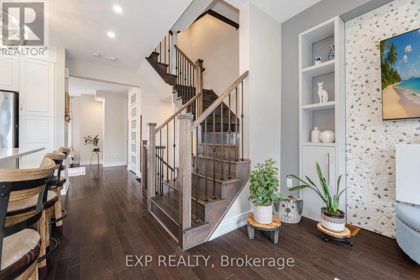 54 INGLESIDE STREET