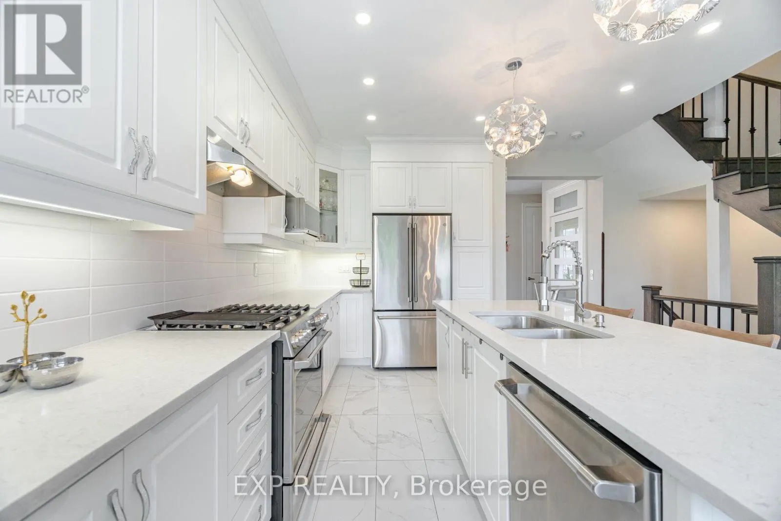54 INGLESIDE STREET