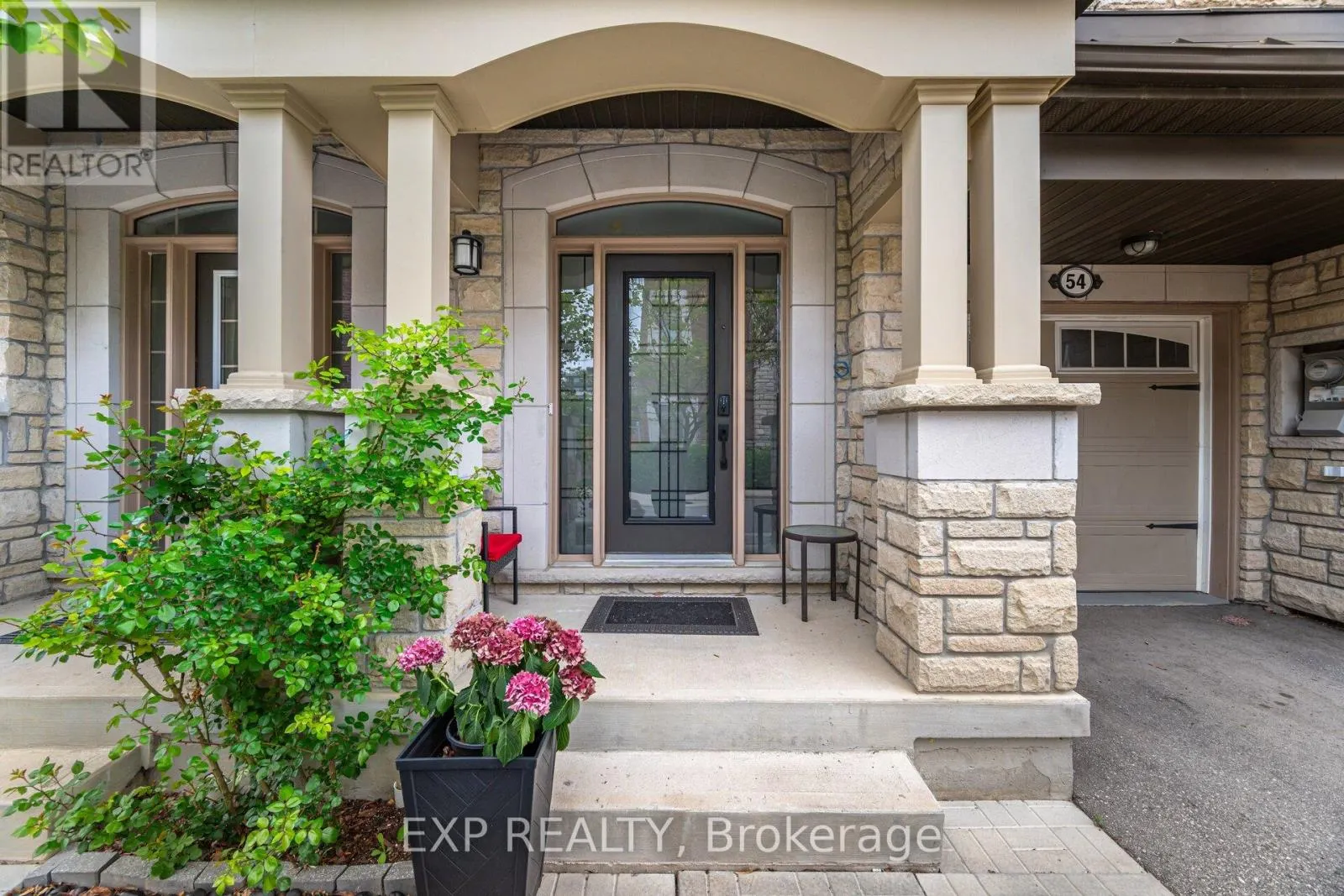 54 INGLESIDE STREET