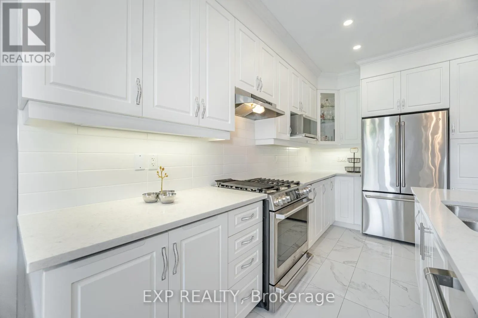 54 INGLESIDE STREET