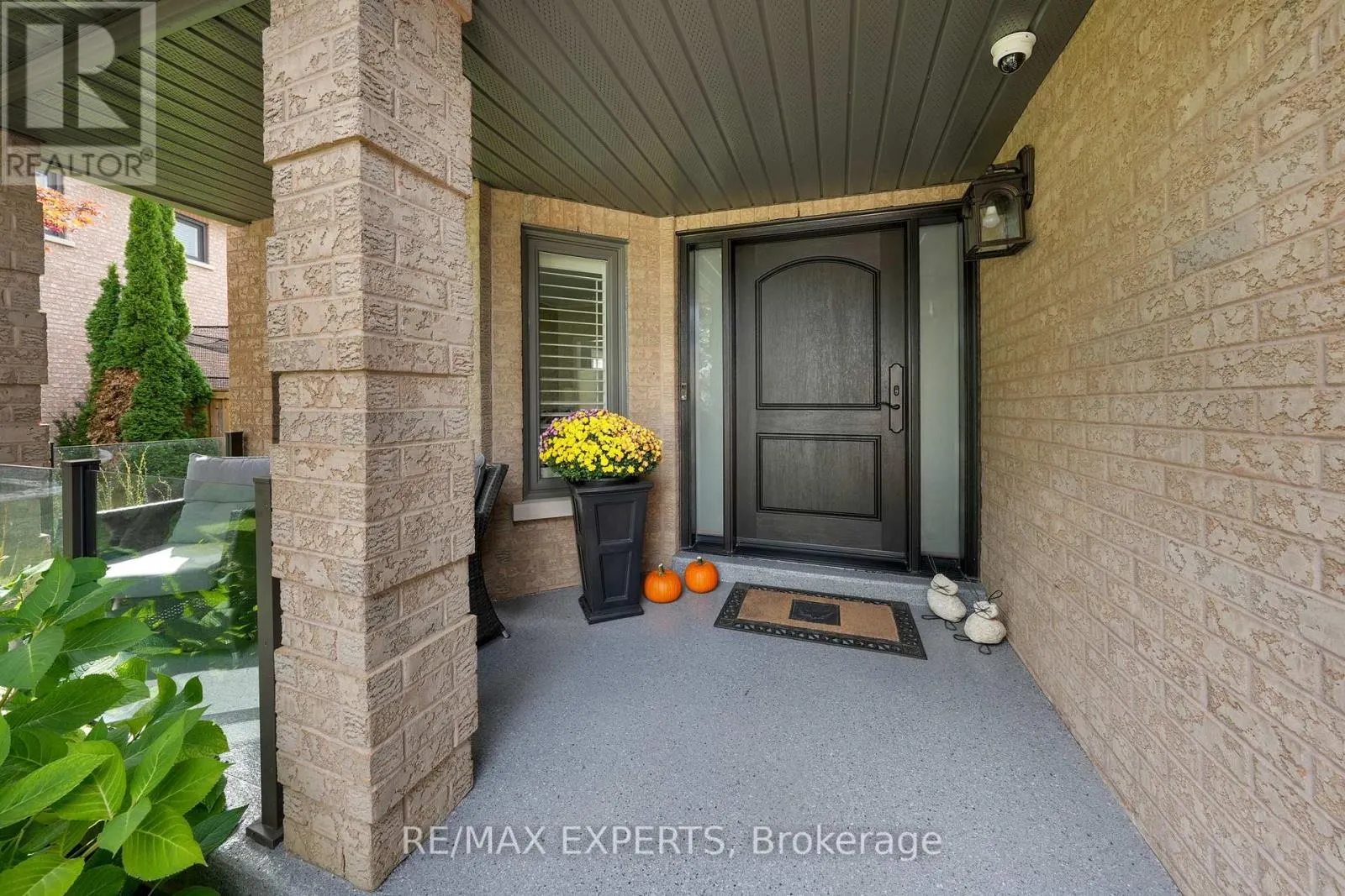 48 CURTISS COURT