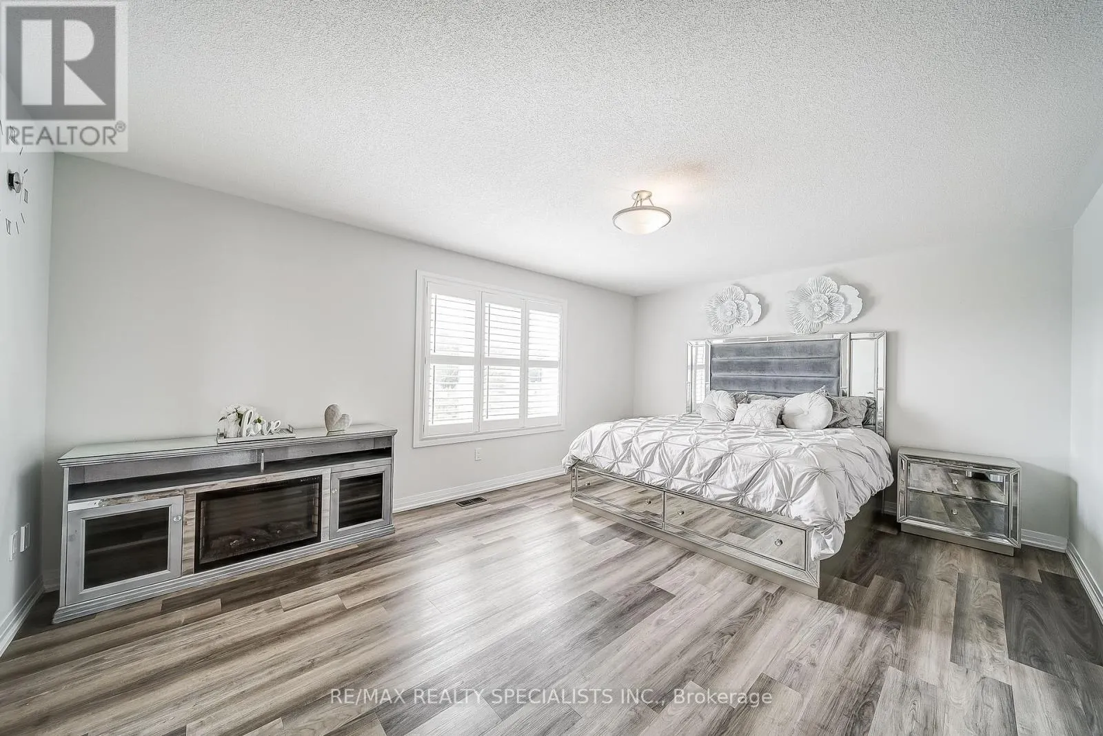 259 CHELSEA CRESCENT