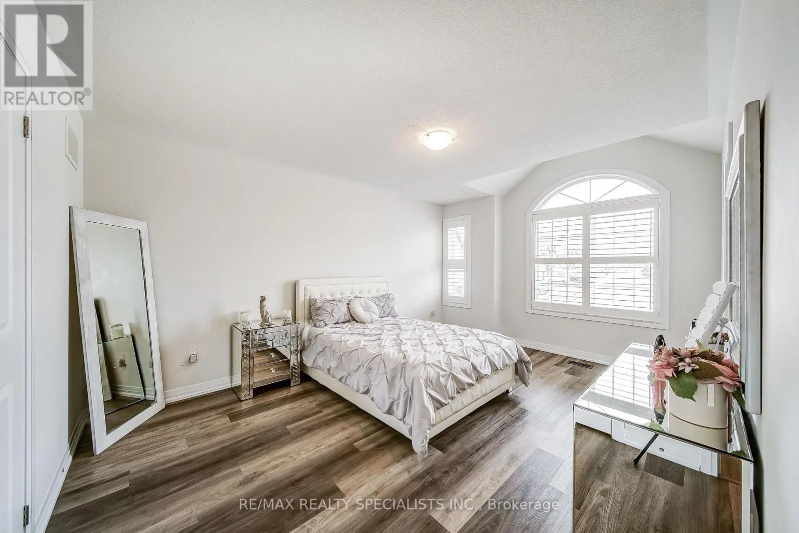 259 CHELSEA CRESCENT