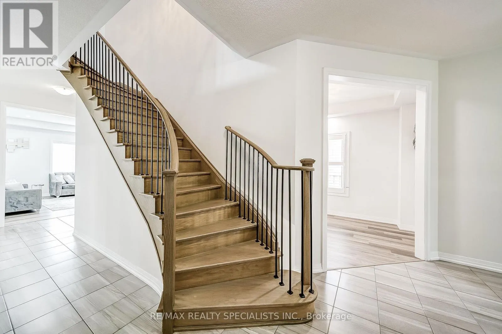 259 CHELSEA CRESCENT