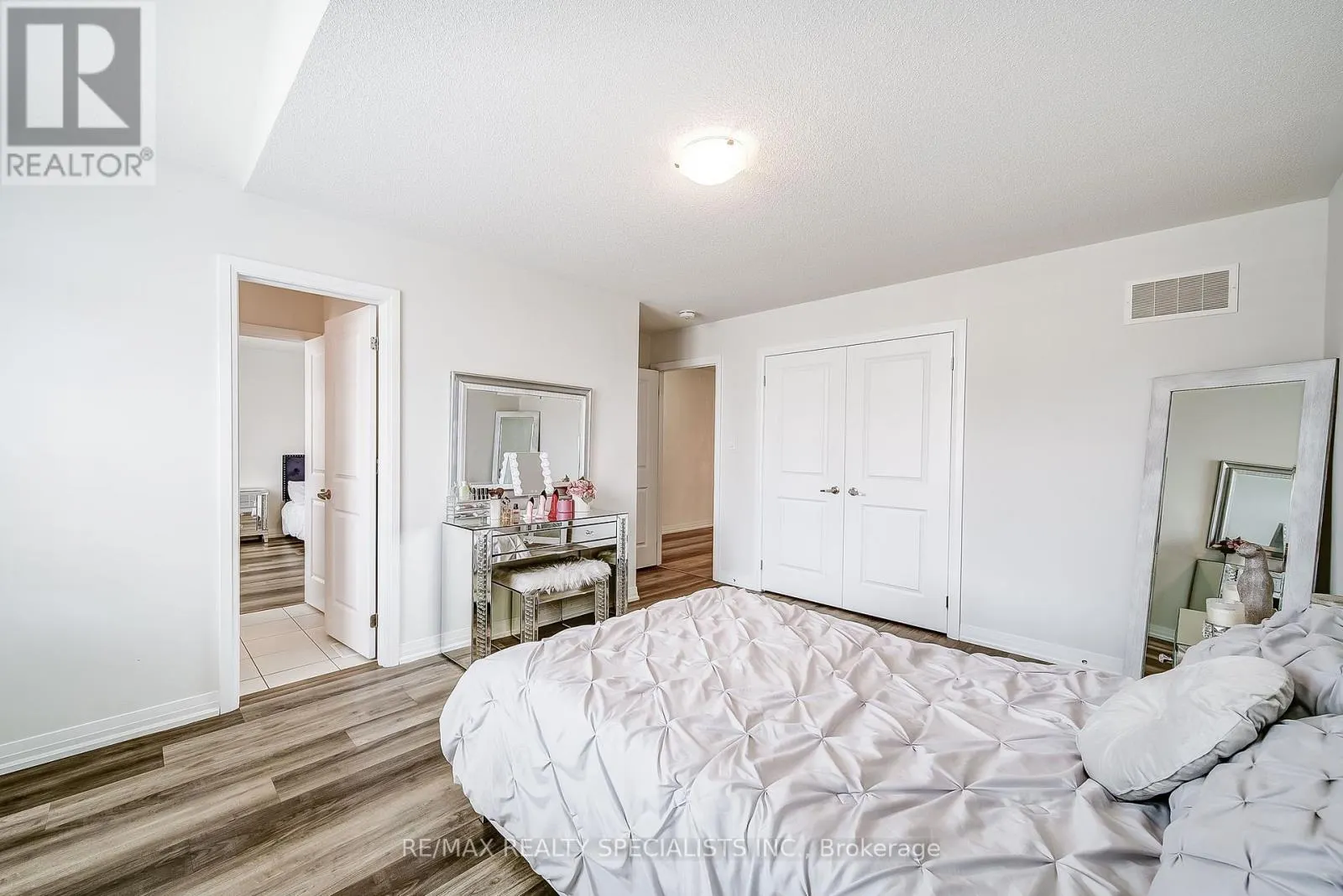 259 CHELSEA CRESCENT