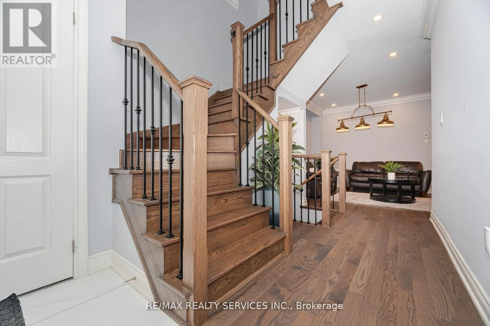 132 MEADOW VISTA CRESCENT