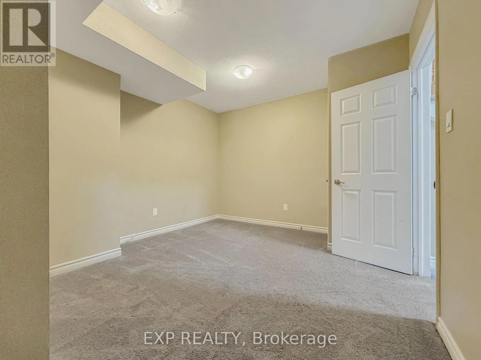 11 SADDLECREEK DRIVE
