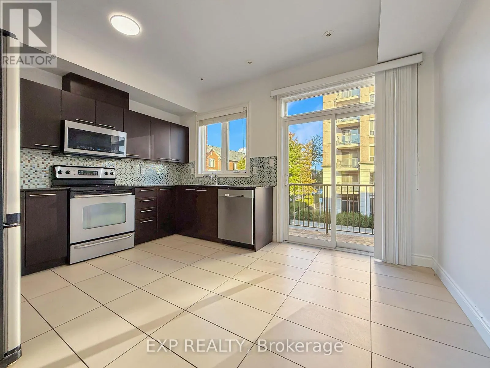 11 SADDLECREEK DRIVE