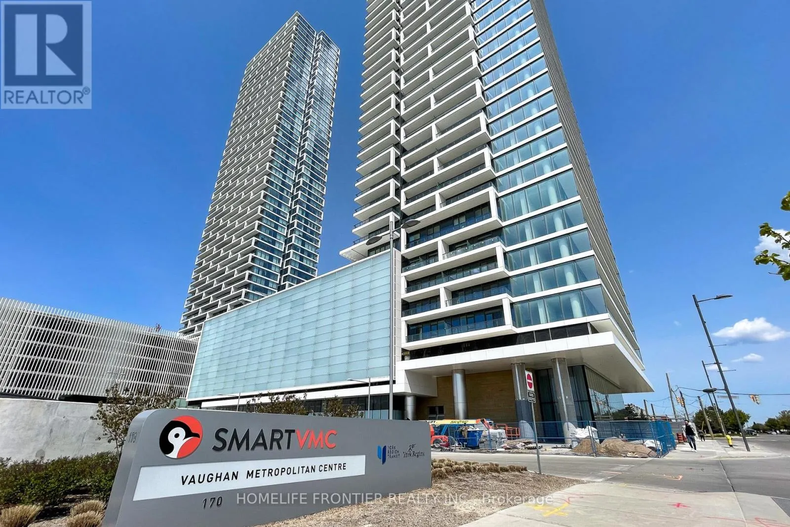 303 - 950 PORTAGE PARKWAY