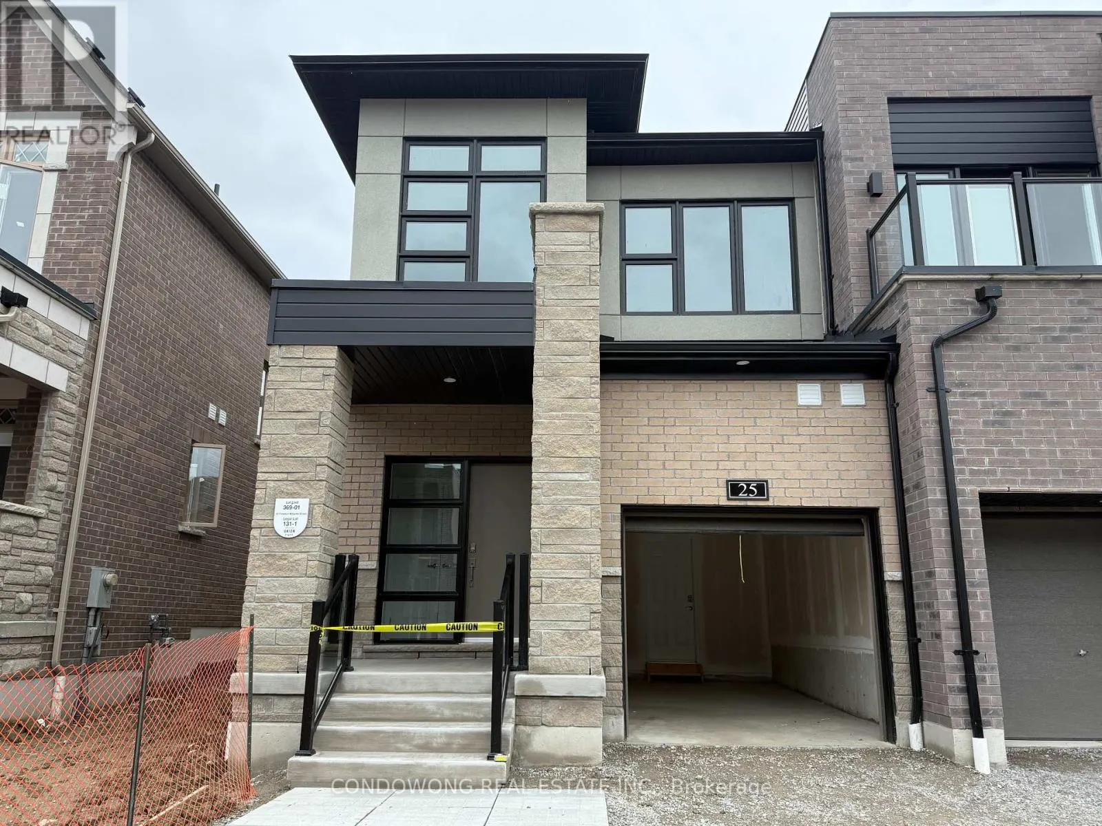 25 FREEMAN WILLIAMS STREET