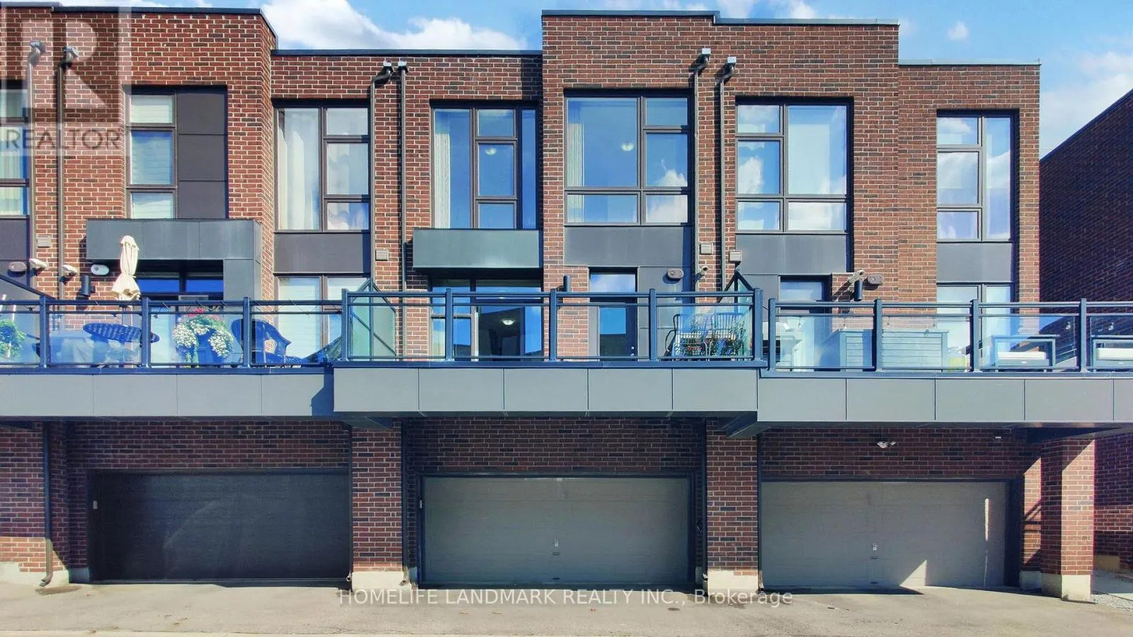 9180 BATHURST STREET