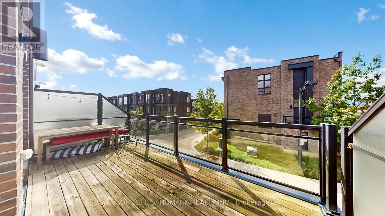 9180 BATHURST STREET