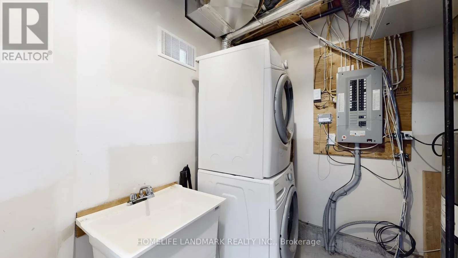 9180 BATHURST STREET