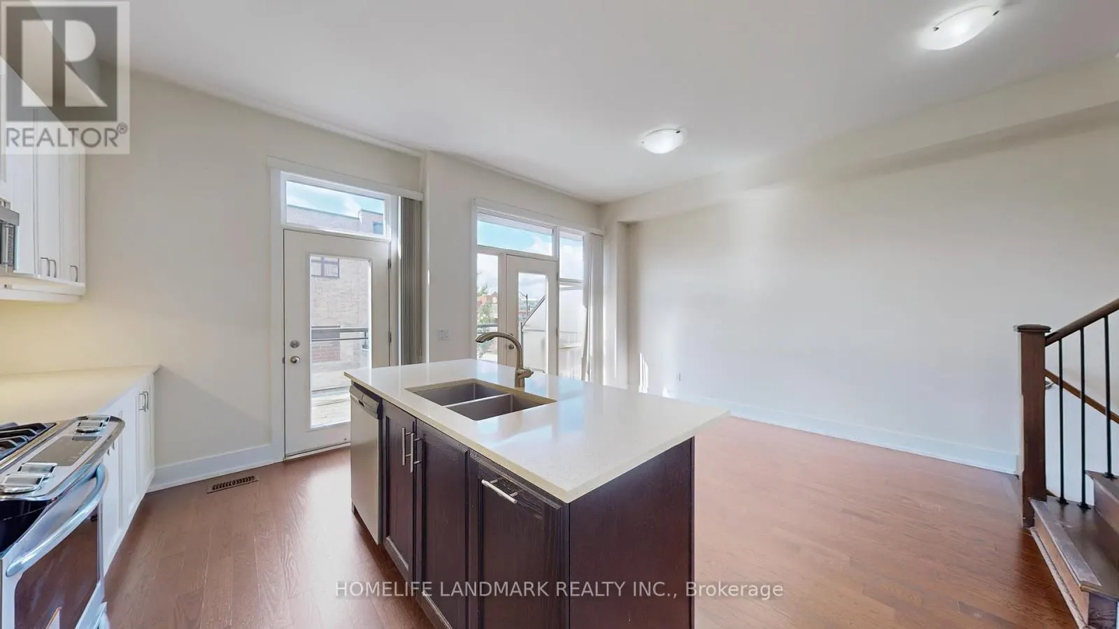 9180 BATHURST STREET