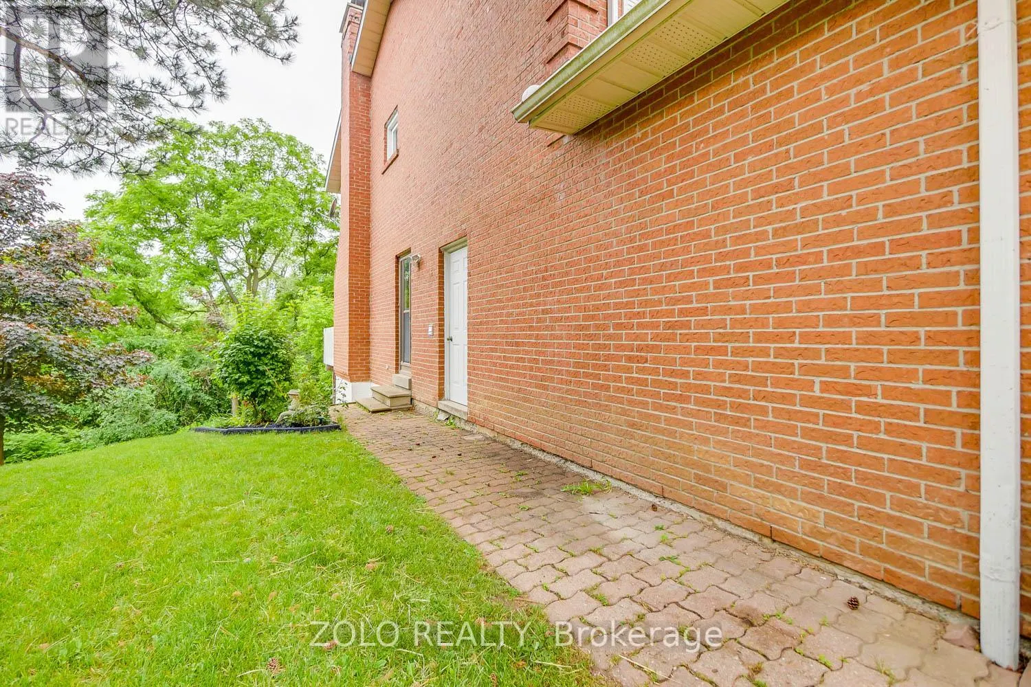 LOWER - 62 JULIA STREET