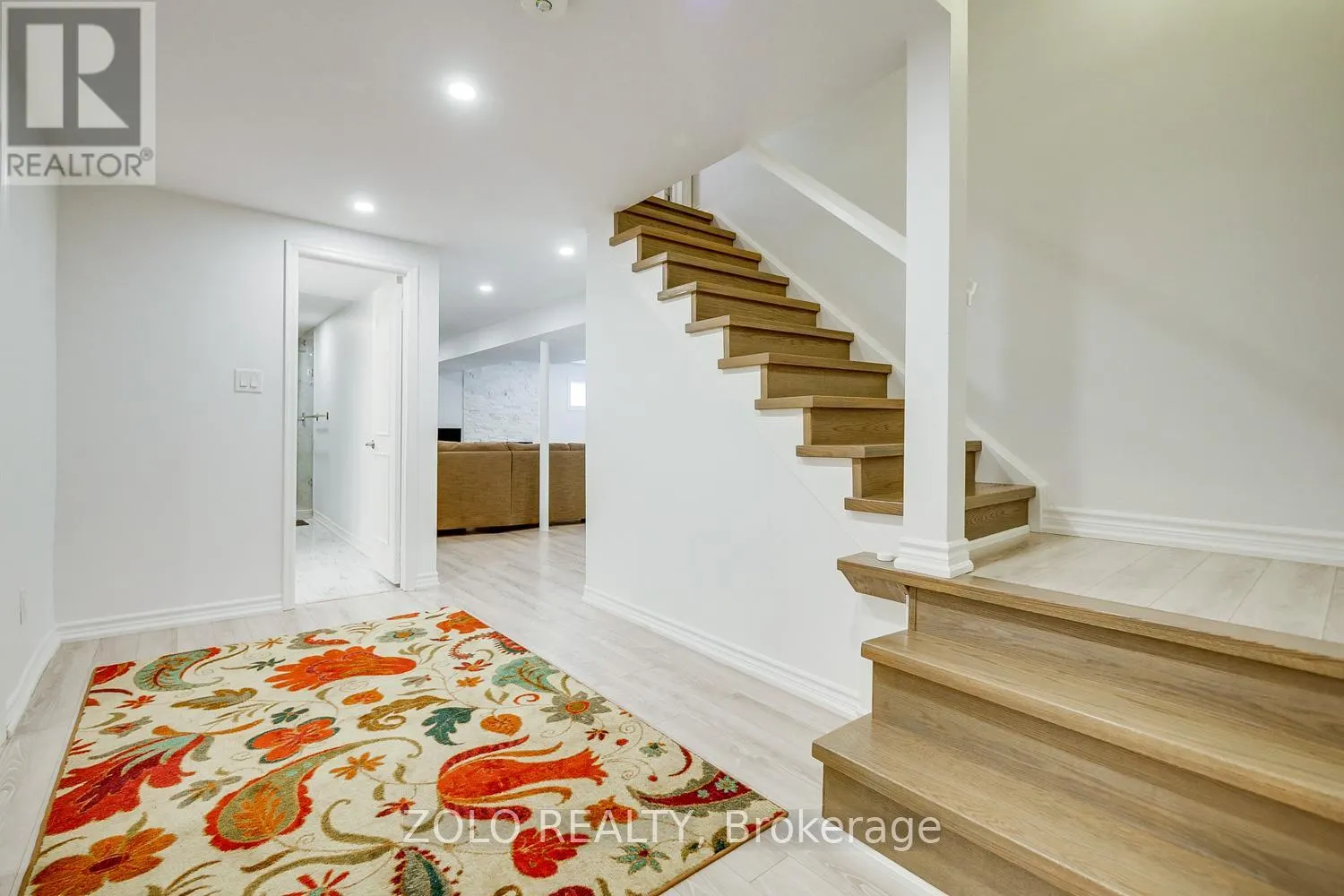 LOWER - 62 JULIA STREET