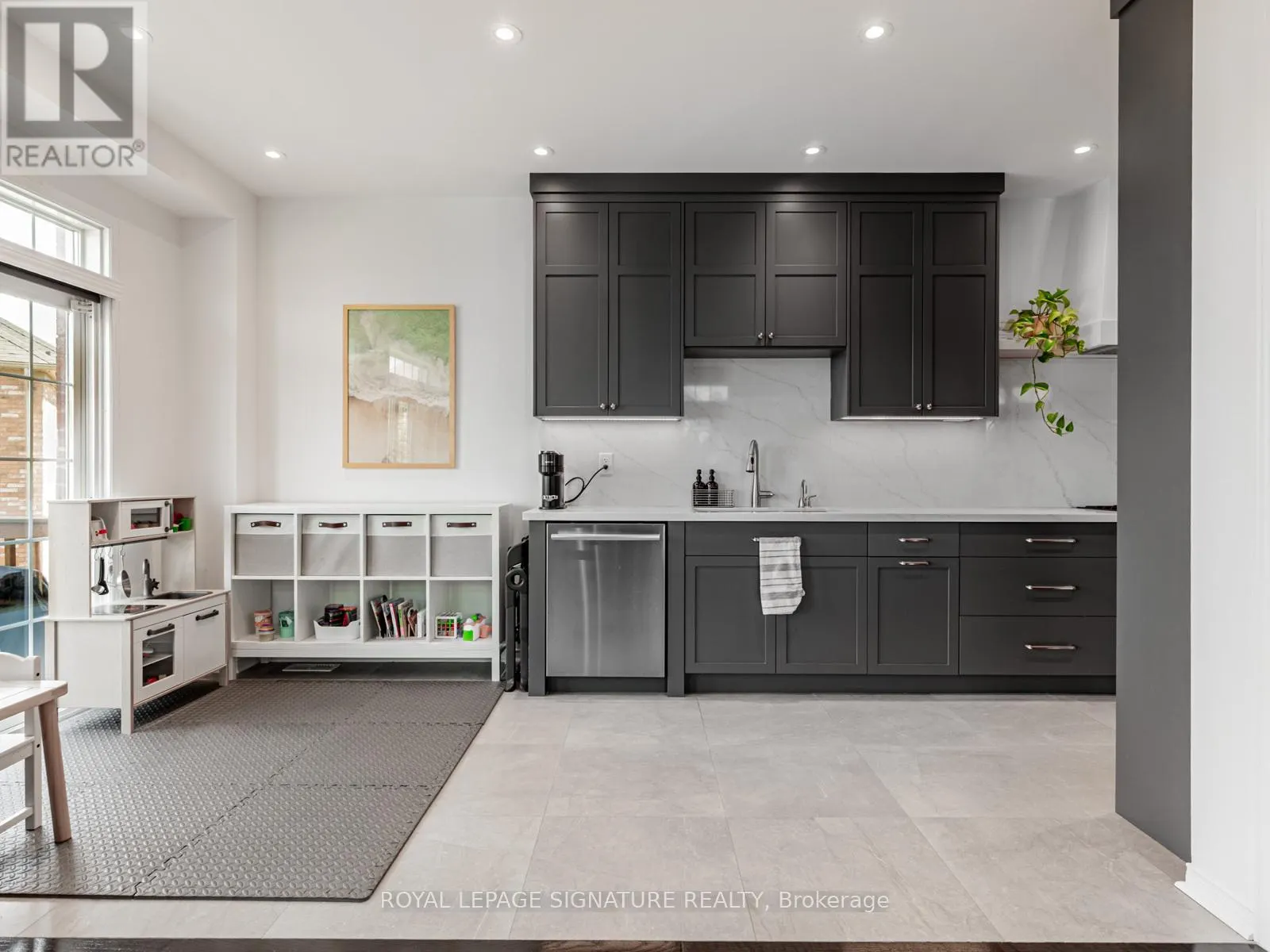 171 WOLF CREEK CRESCENT