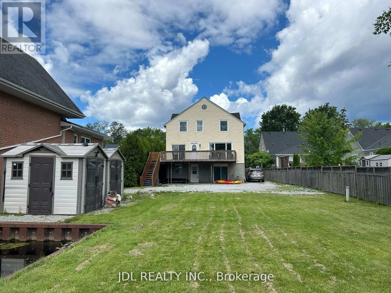 11 RED ROBIN ROAD