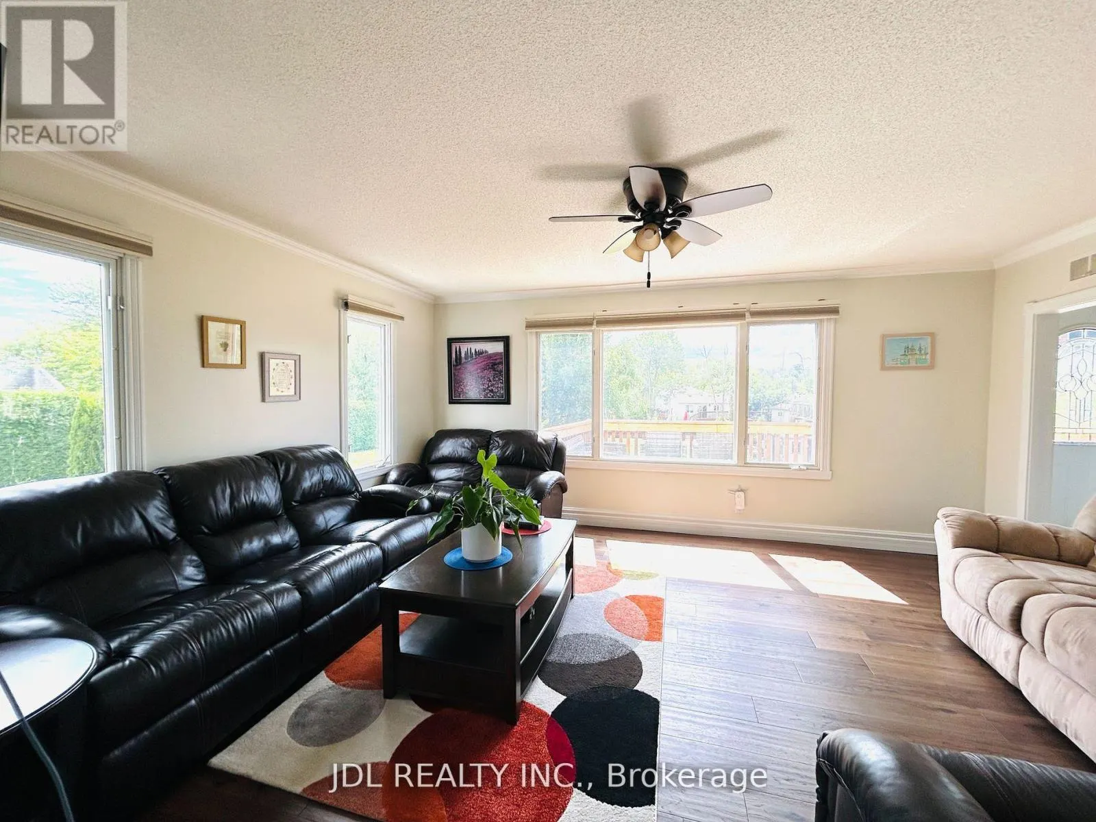 11 RED ROBIN ROAD