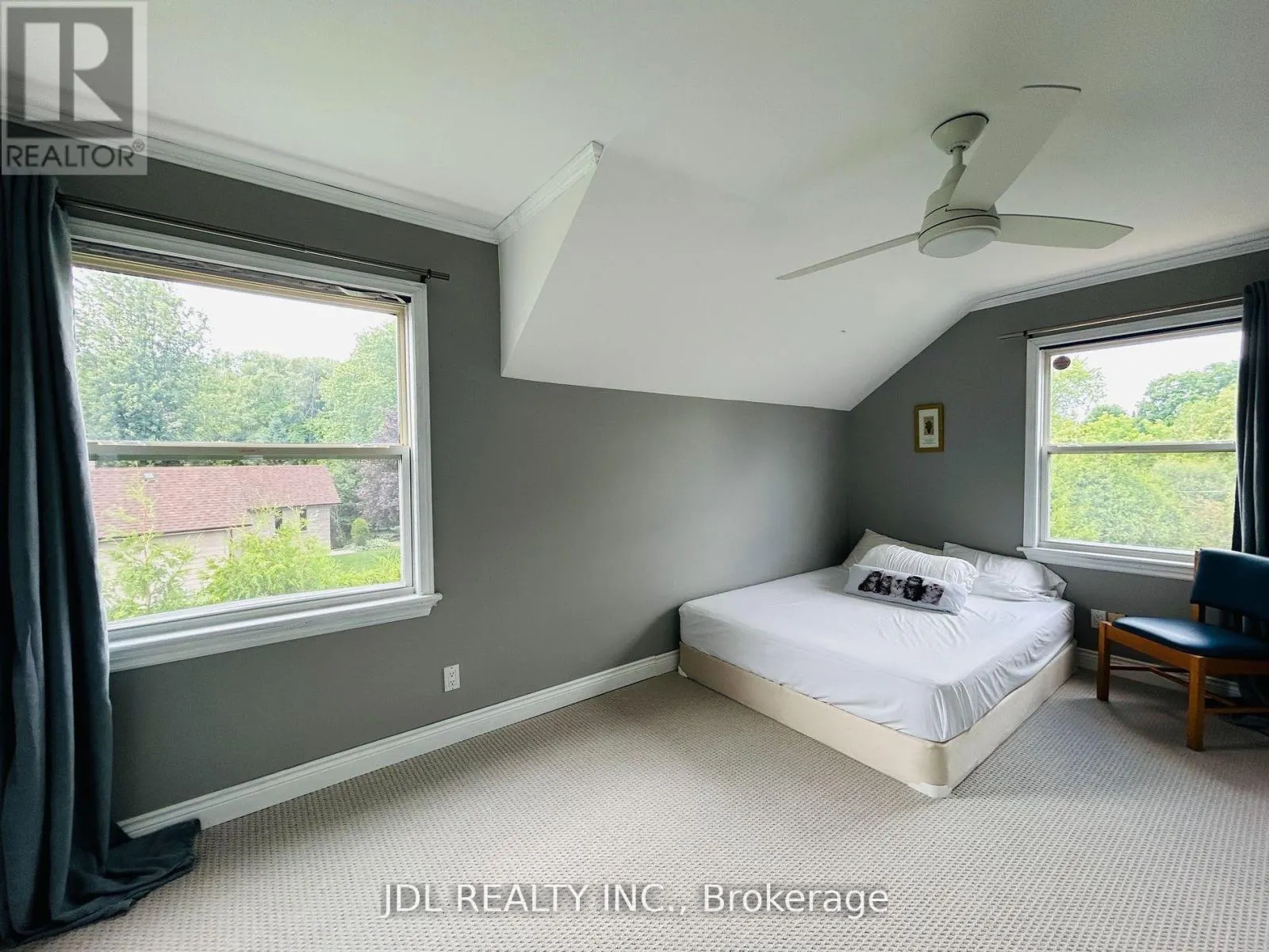 11 RED ROBIN ROAD