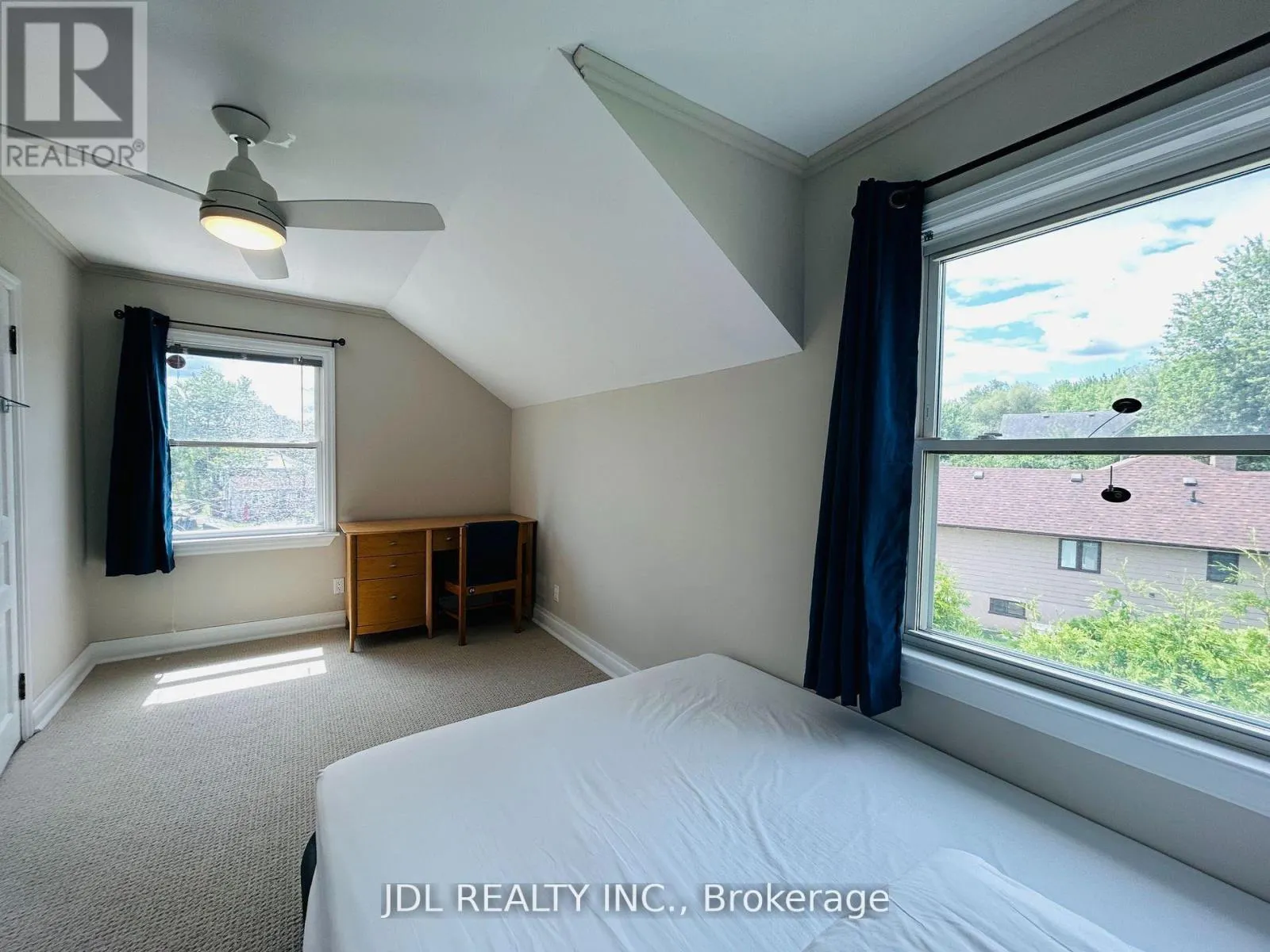 11 RED ROBIN ROAD