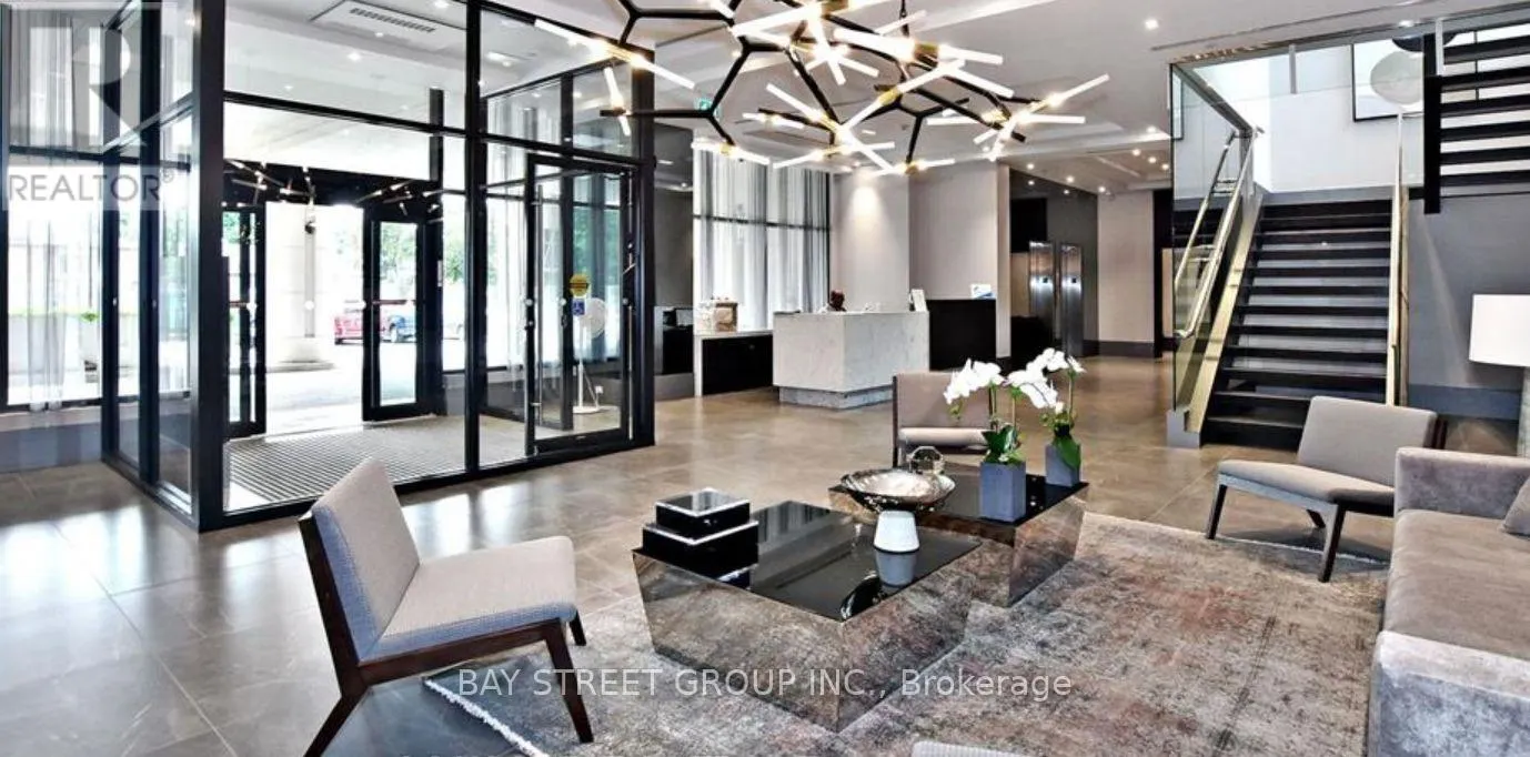 215 - 20 FRED VARLEY DRIVE
