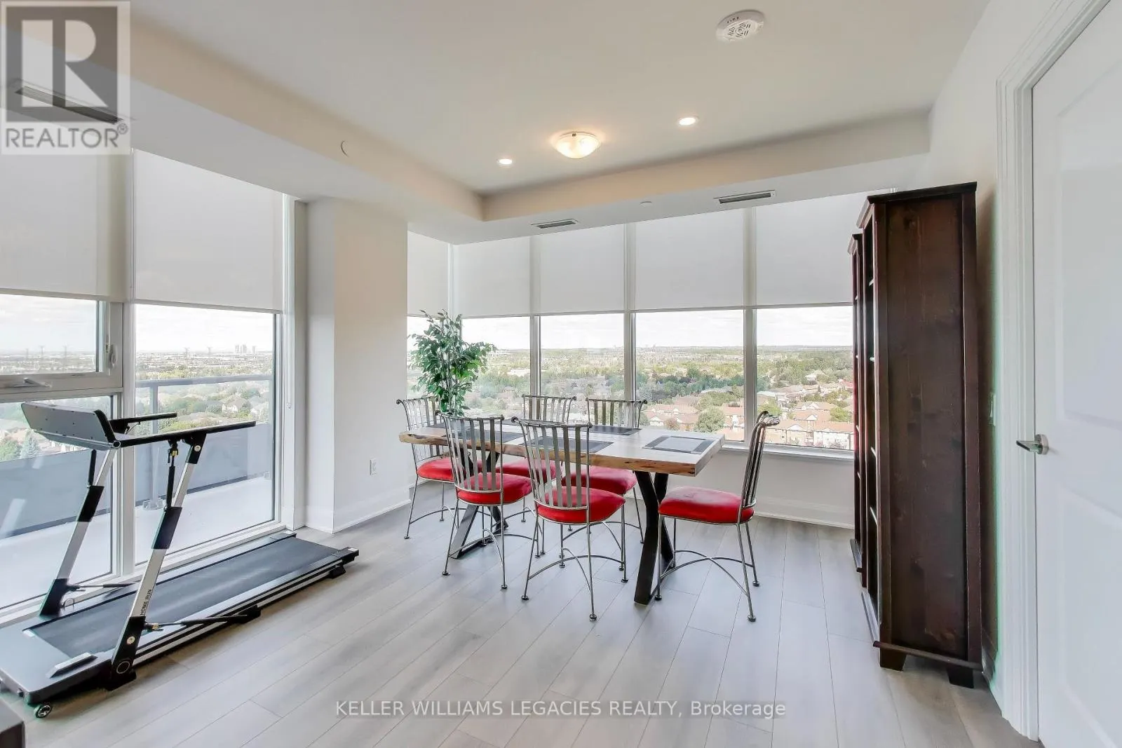 1405 - 10 GATINEAU DRIVE