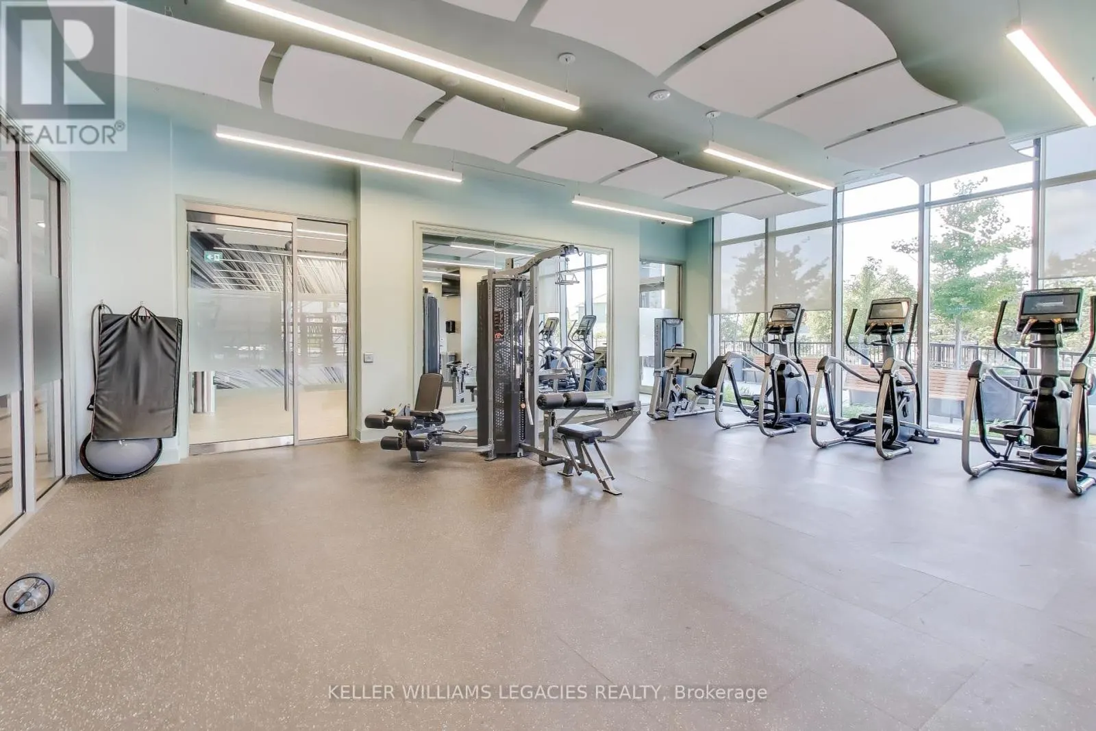 1405 - 10 GATINEAU DRIVE