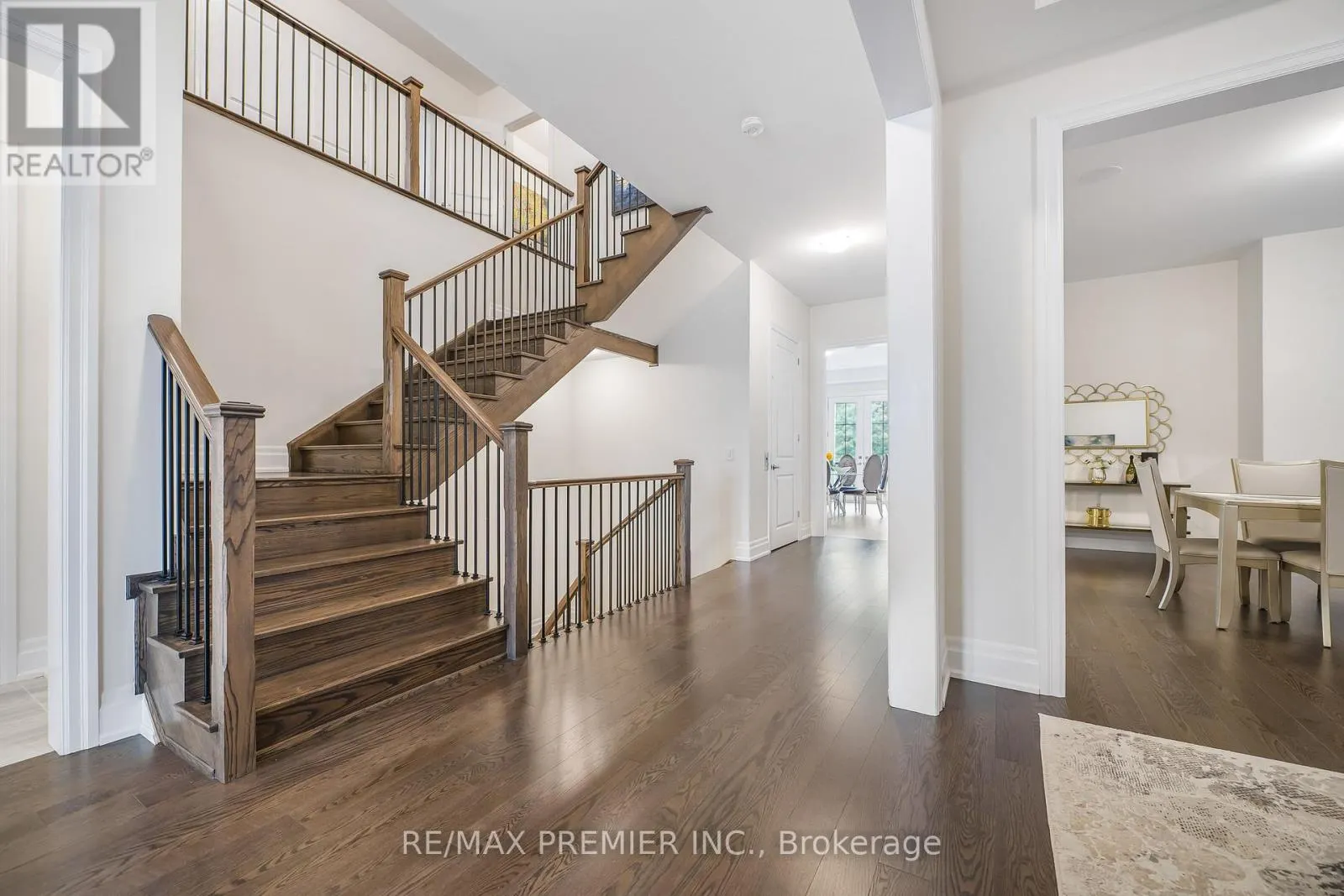 30 ENCLAVE COURT