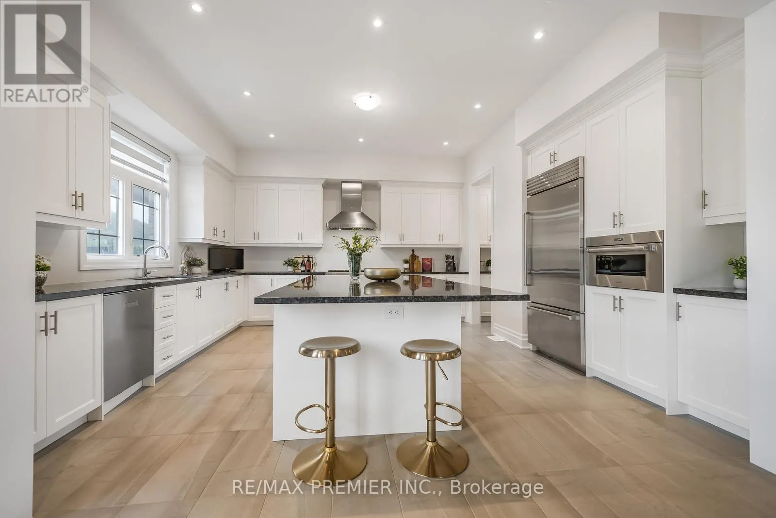 30 ENCLAVE COURT