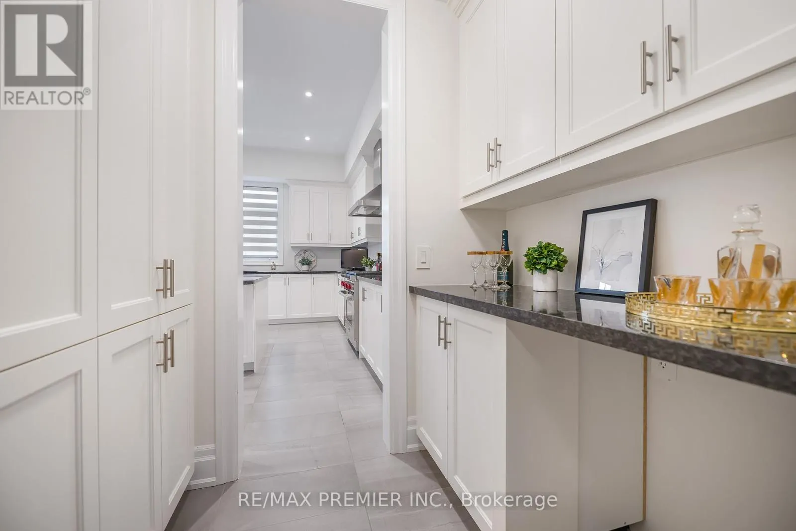 30 ENCLAVE COURT