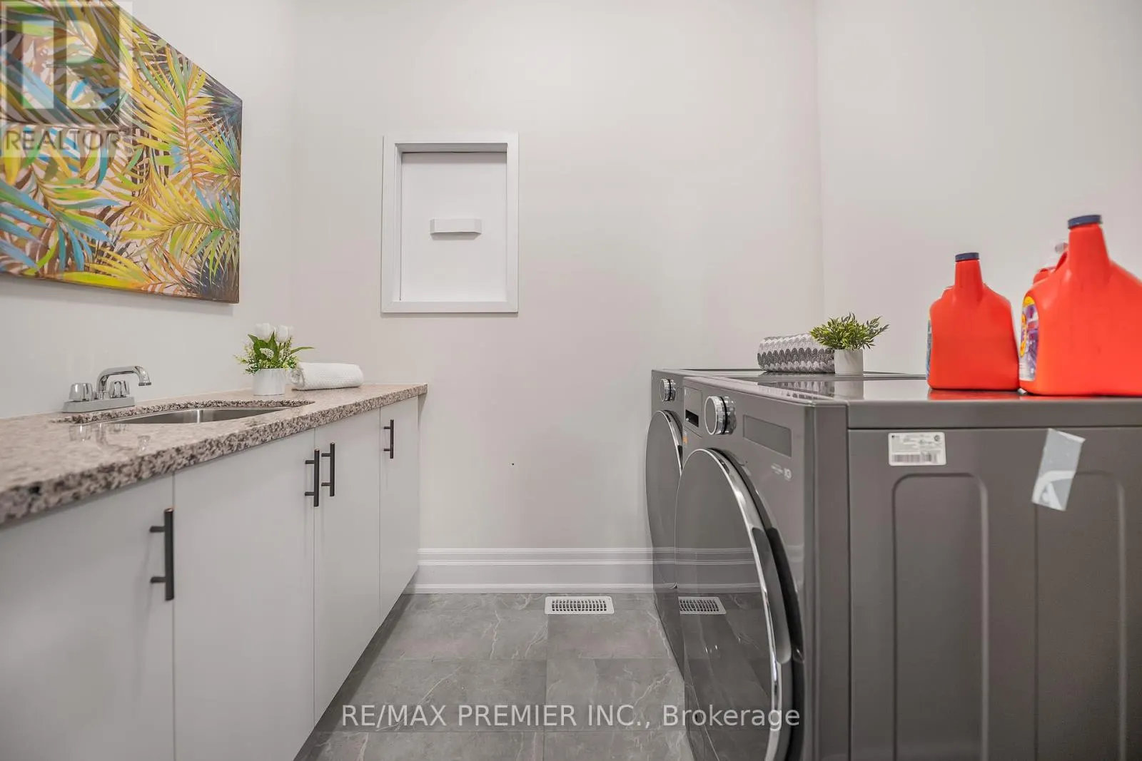 30 ENCLAVE COURT