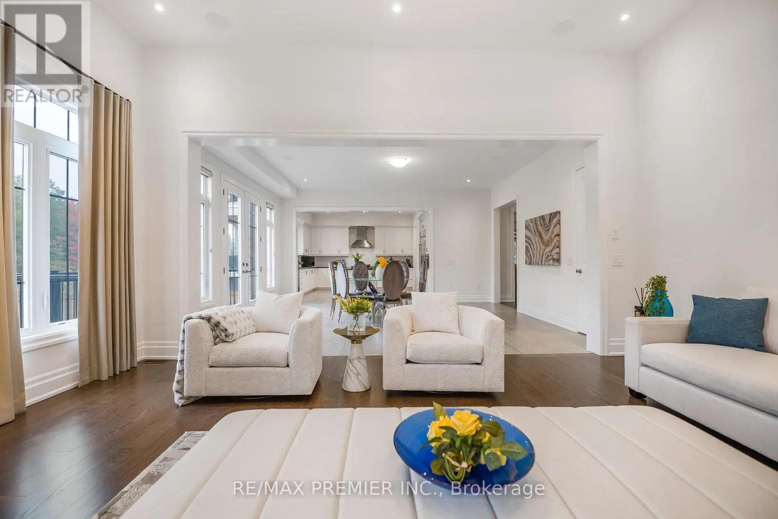 30 ENCLAVE COURT