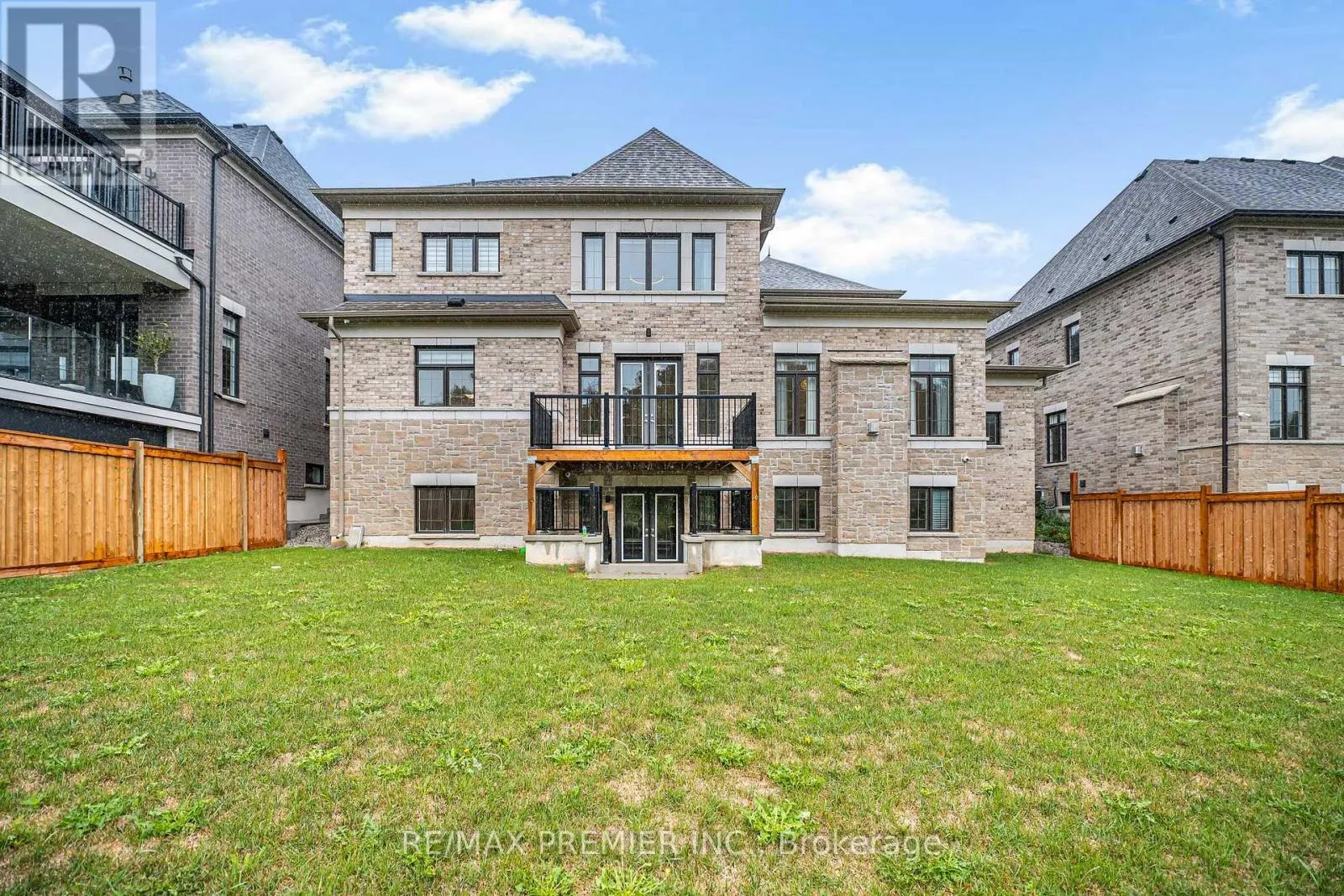 30 ENCLAVE COURT