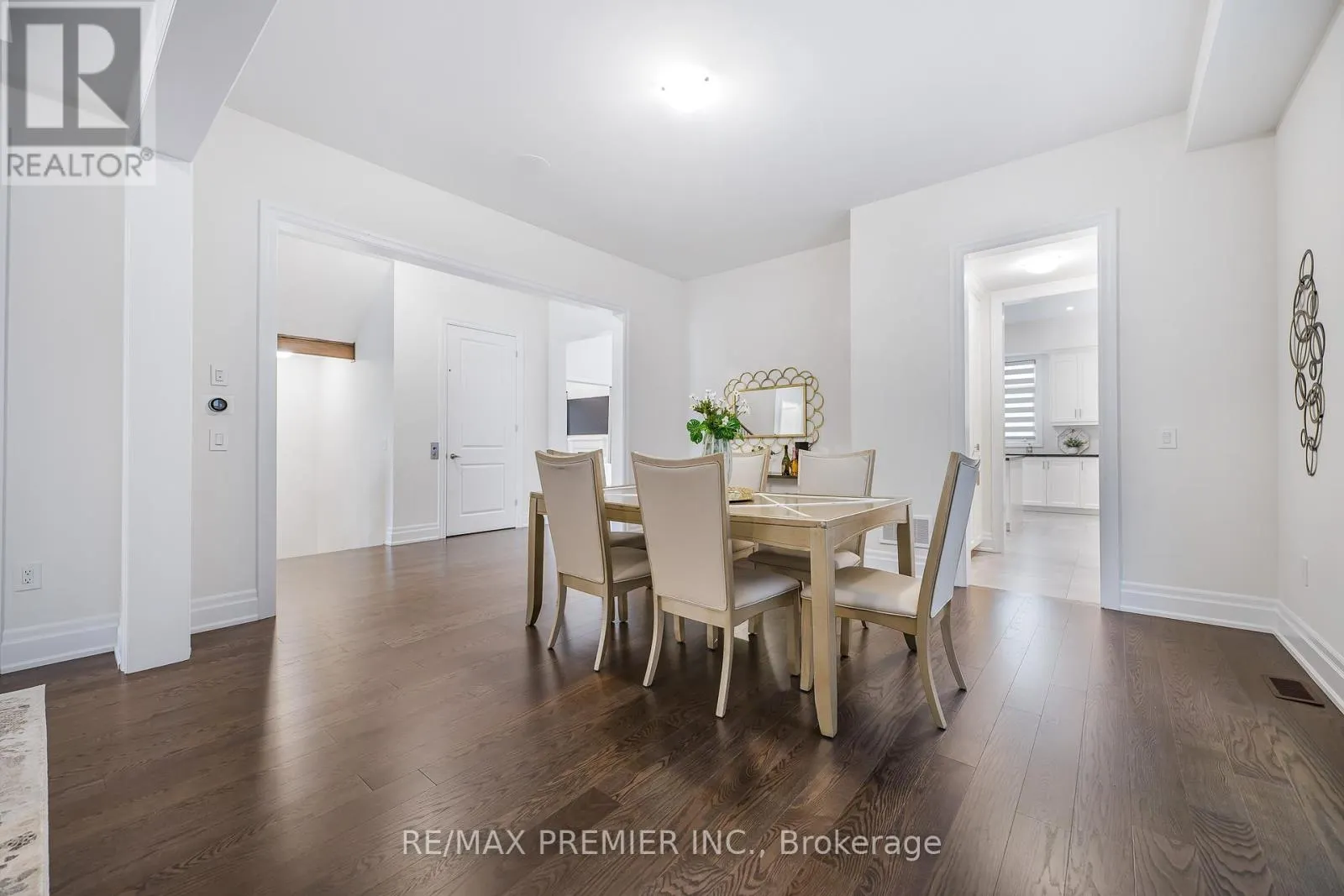 30 ENCLAVE COURT