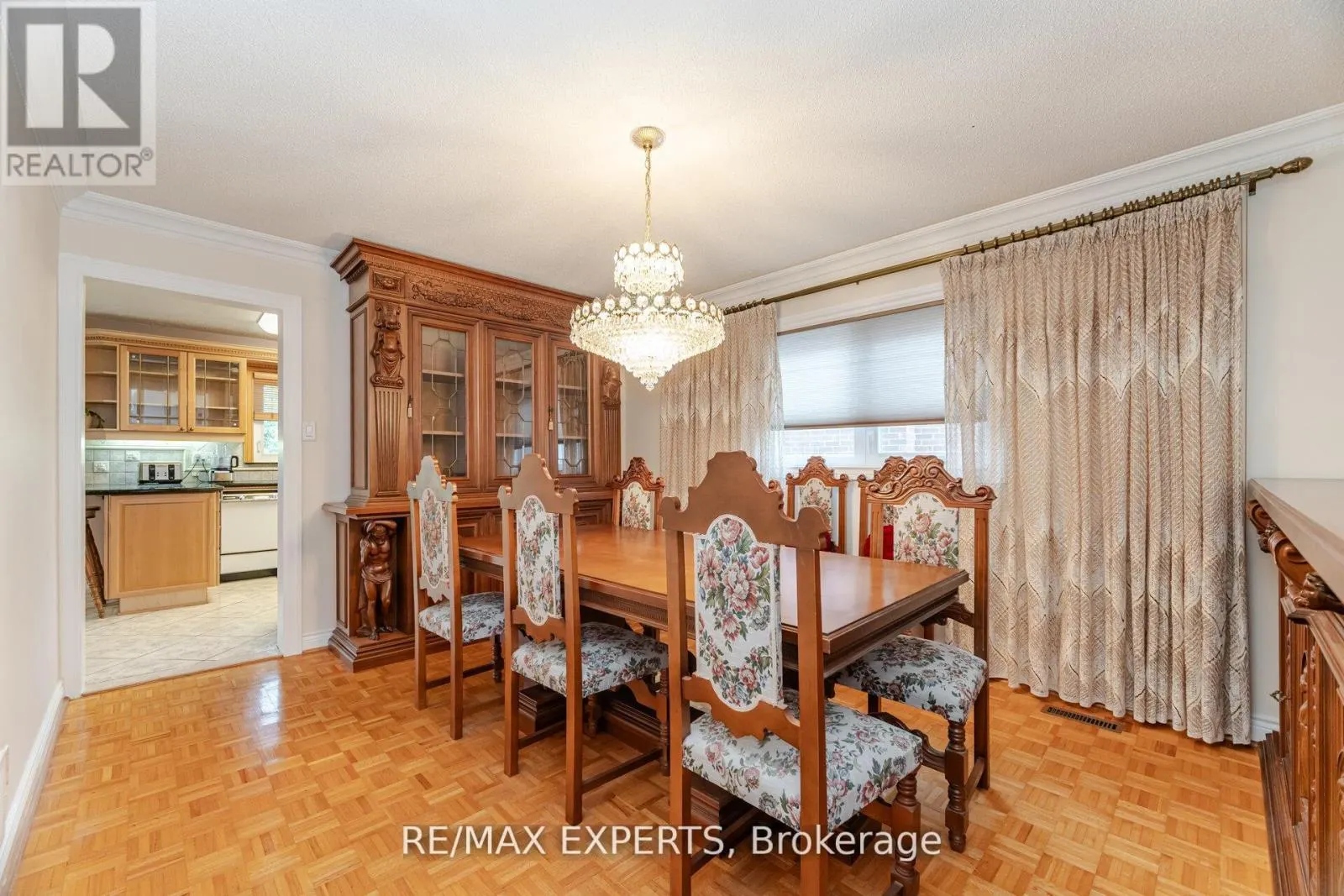 21 WILLIAMSBURG LANE