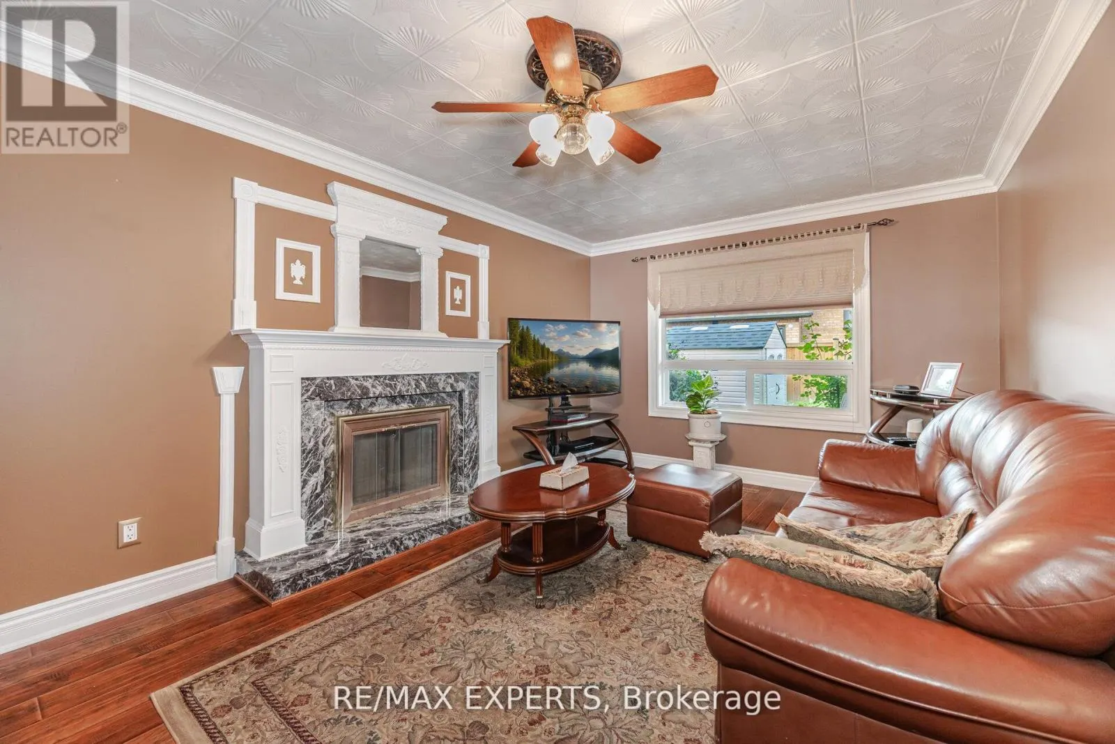 21 WILLIAMSBURG LANE