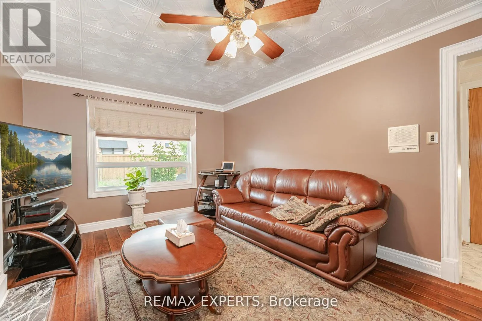 21 WILLIAMSBURG LANE
