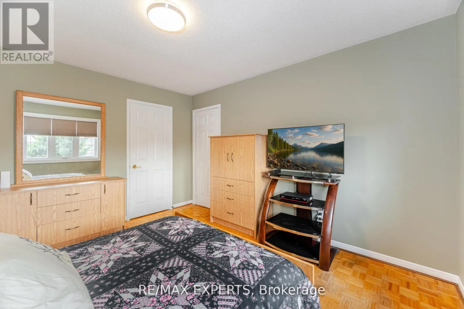 21 WILLIAMSBURG LANE