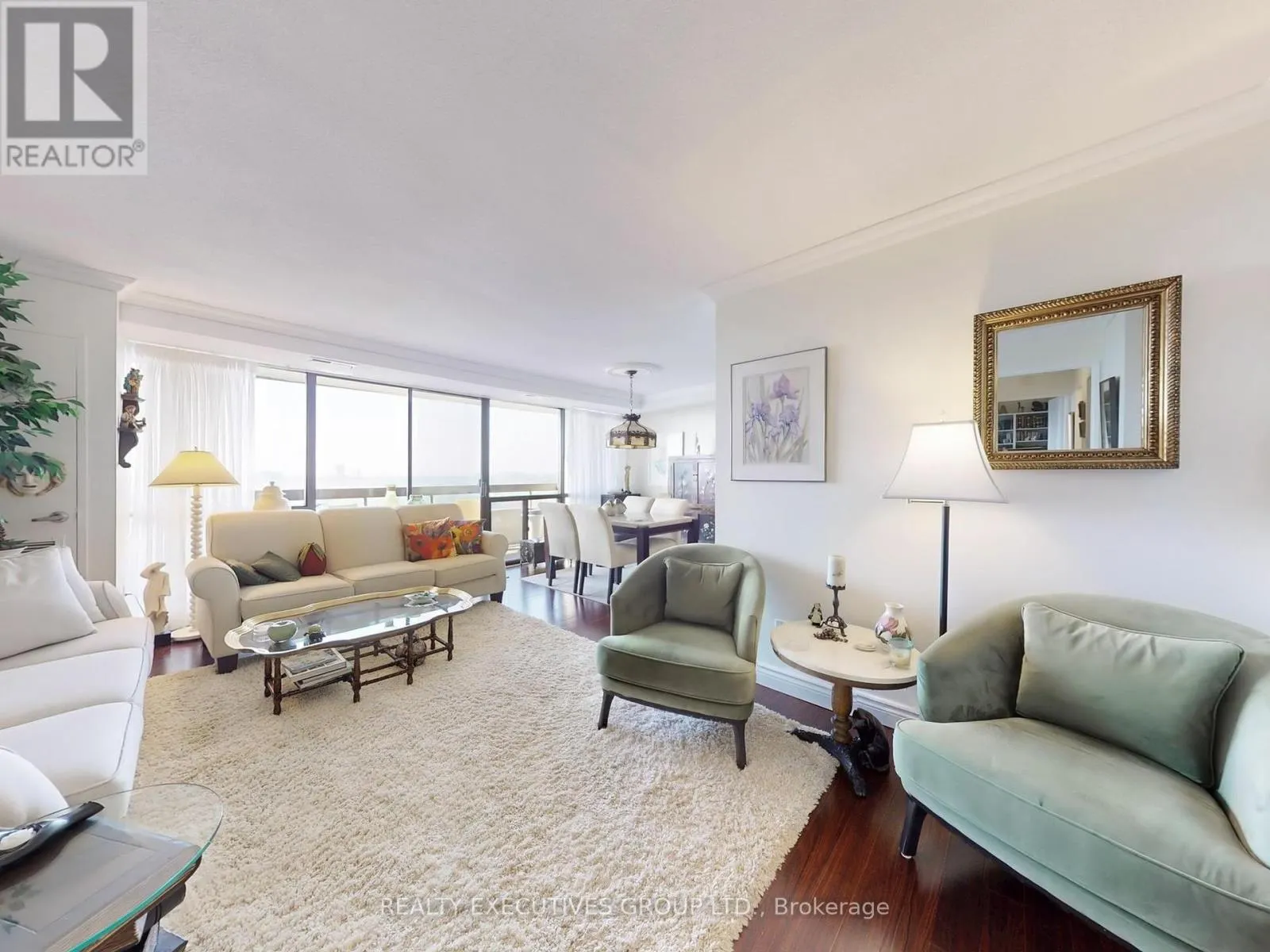 1701 - 8111 YONGE STREET
